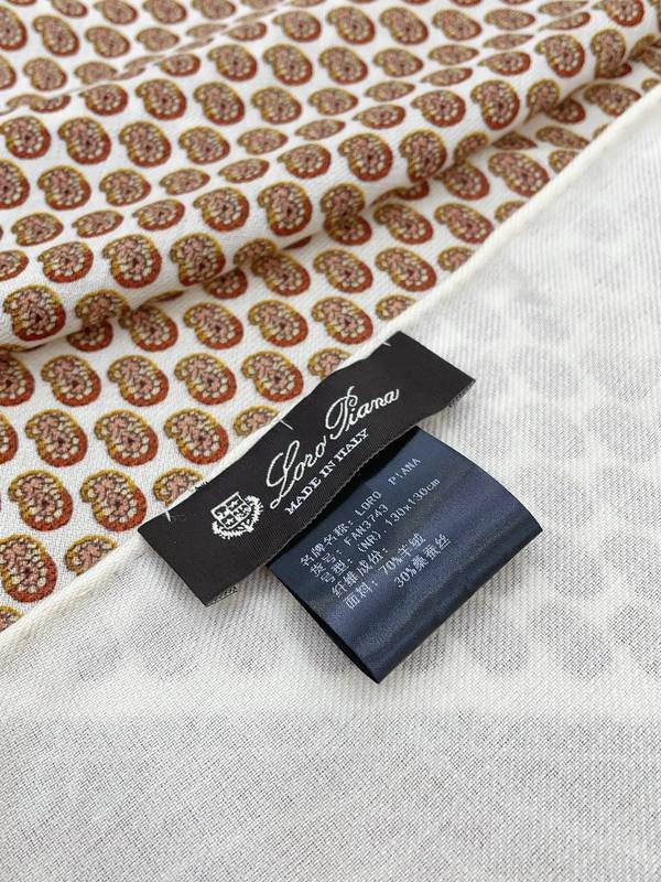 Loro Piana Scarf LPC00060 Loro Piana Scarf LPC00060